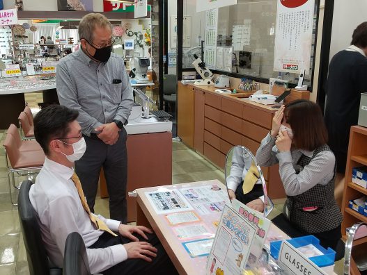 弘前城東店　日々学んでいます！